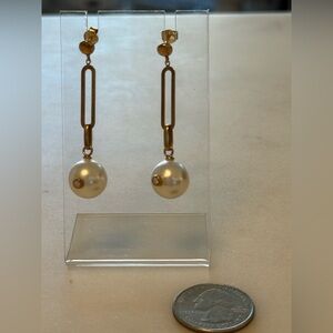 Elegant Gold and Pearl Drop Earrings